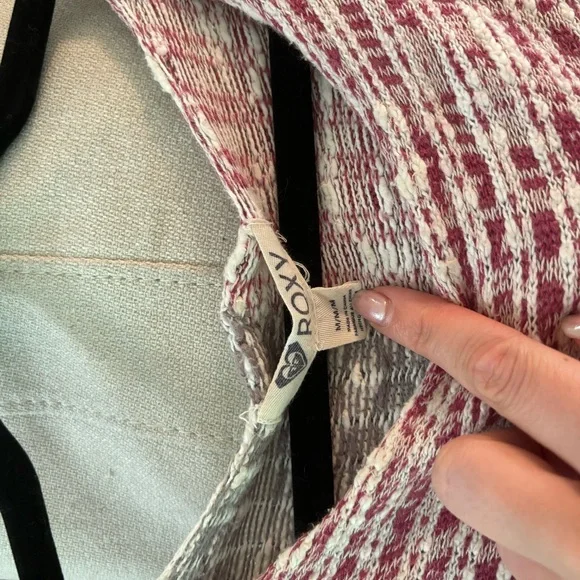 Roxy Sweater 🏄 - Picture 4 of 5